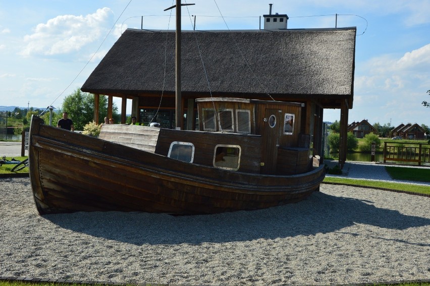 Ogromna plaża w ośrodku Kuter Port Nieznanowice koło Gdowa...