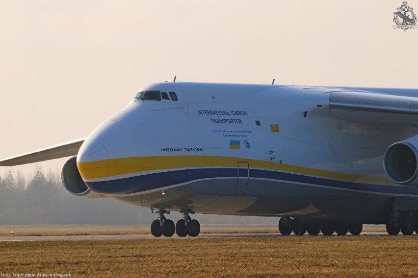 Ukraiński Rusłan na lotnisku Gdynia Babie Doły. Latający kolos to An-124-100M Rusłan nie pierwszy raz pojawił się koło Kosakowa | ZDJĘCIA