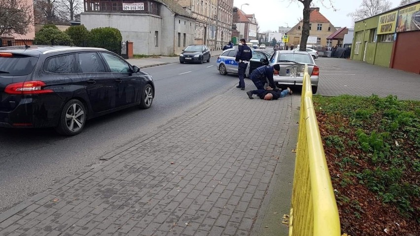 Pomimo sygnałów policji nie zatrzymał się. Wtedy rozpoczął...