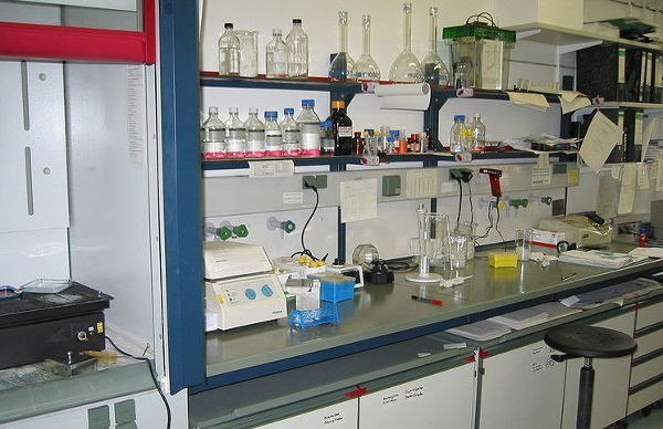 W Centrum Nauk Biologiczno-Chemicznych znajdzie się ponad 130 nowocześnie wyposażonych laboratoriów