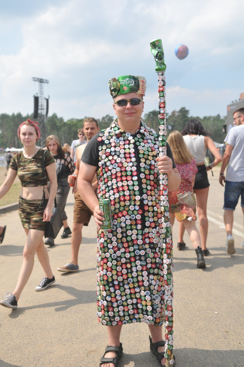 Bez nich Woodstock byłby... inny. Wyróżniają się z tłumu,...