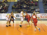 Basket pewnie pokonał u siebie AZS UAM  Poznań