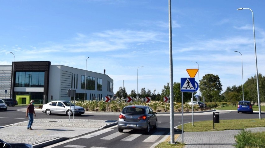 Rondo na skrzyżowaniu z Warszawską powstało w ramach przebudowy ul. ks. J. Popiełuszki