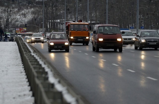 Zima w tym roku zaskoczyła bardziej kierowców niż drogowców