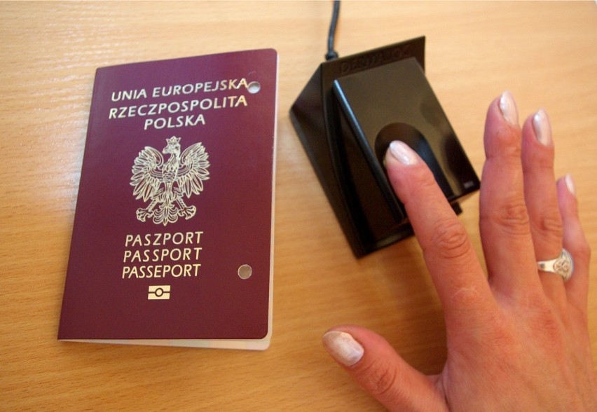Zwiększona liczba wniosków paszportowych, to efekt między...