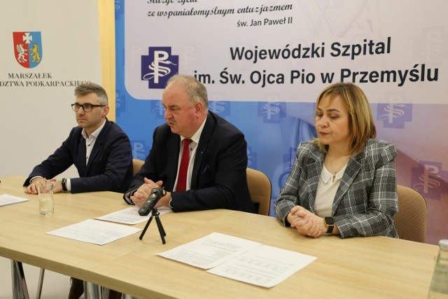 O planach inwestycyjnych Wojewódzkiego Szpitala w Przemyślu na 2024 rok mówili wicemarszałek województwa podkarpackiego Piotr Pilch oraz dyr. WSz Barbara Stawarz.