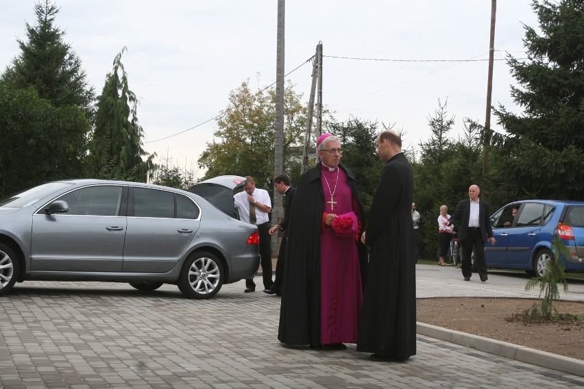 Arcybiskup Wiktor Skworc poświęcił dziś nową kaplicę na Nowinach