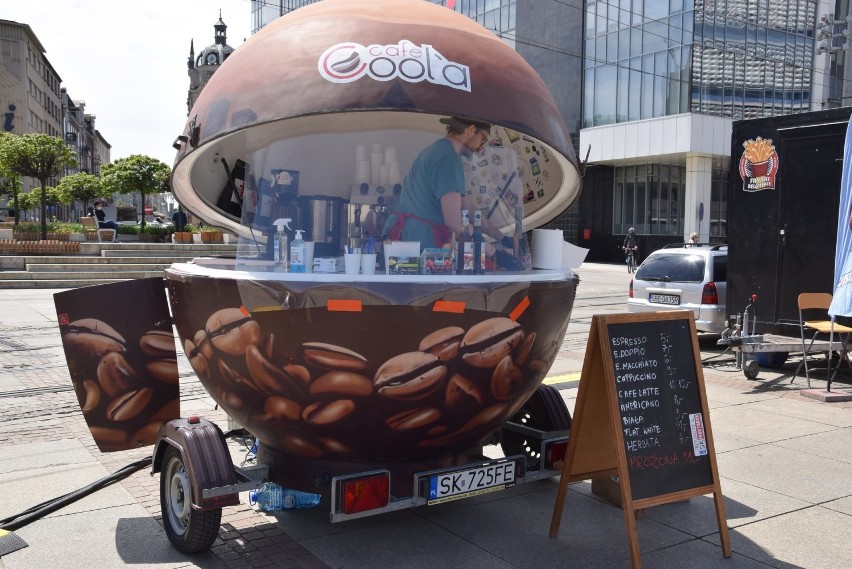 Startuje zlot food rucków na rynku w Katowicach