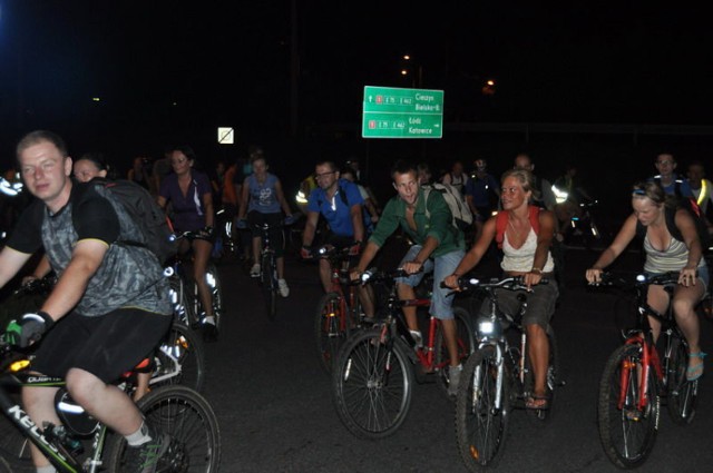 Tyski Nocny Rajd Rowerowy - uczestnicy rajdu w dniu 26 sierpnia 2011r
