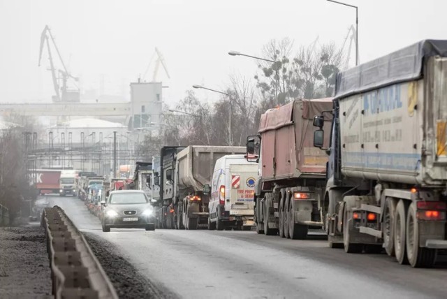 Gdańsk. Stałeś w korku na Trasie Sucharskiego? Znamy powód!