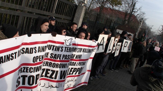 Protest przed konsulat Rosji w Poznaniu. Demonstrowali przeciwko sytuacji w Aleppo