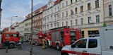 Paląca się farelka na jednej z klatek przy ulicy Daszyńskiego w Zgorzelcu. Interweniowała straż pożarna