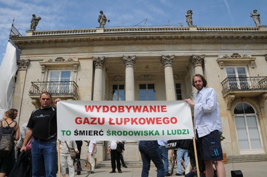 Gaz łupkowy: Protestowali przed Ministerstwem Środowiska