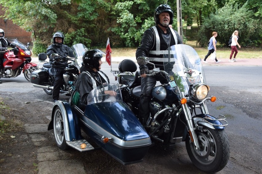 Parada motocykli jednym z punktów programu dwudziestej czwartej edycji zlotu Rock Blues i Motocykle Łagów ‘2019