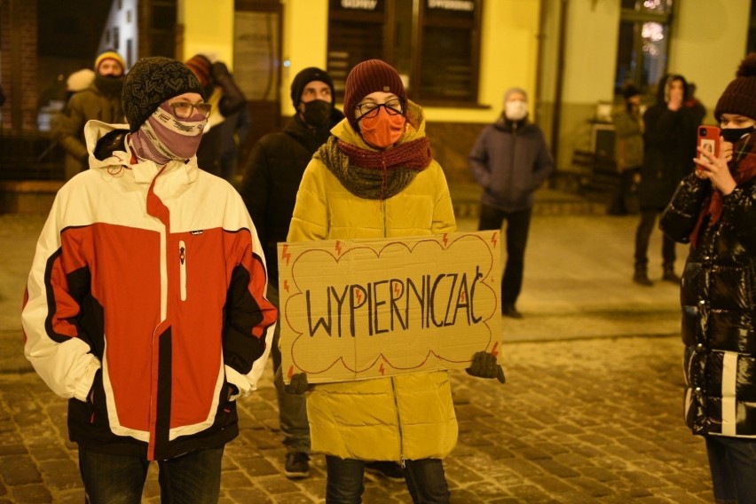 W środę (27.01) o godzinie 18.30, spod pomnika Mikołaja...