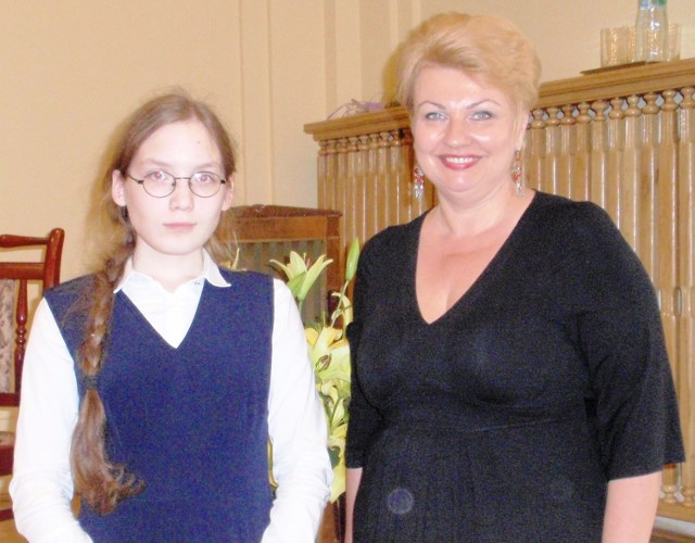 Michlina Świerska z I LO wraz z nauczycielką Elżbietą Piniewską