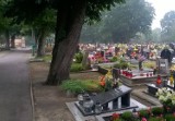Cmentarz w Kuźni Raciborskiej zdewastowany