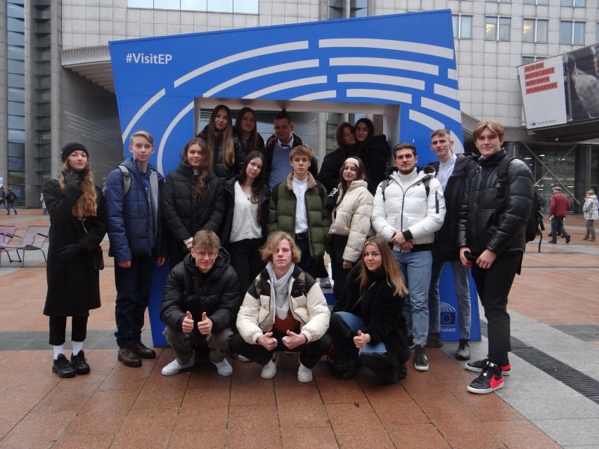 Młodzież z powiatu grodziskiego zwiedziała Parlament Europejski w Brukseli