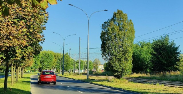 Nowoczesne oświetlenie pojawiło się w rejonie ulicy Kasprzaka w Dąbrowie Górniczej

Zobacz kolejne zdjęcia/plansze. Przesuwaj zdjęcia w prawo - naciśnij strzałkę lub przycisk NASTĘPNE