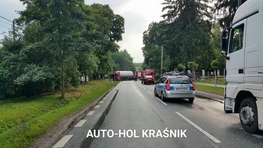 Wypadek w Gościeradowie: Zderzenie golfa z cysterną. Nie żyje młody mężczyzna (ZDJĘCIA, WIDEO)