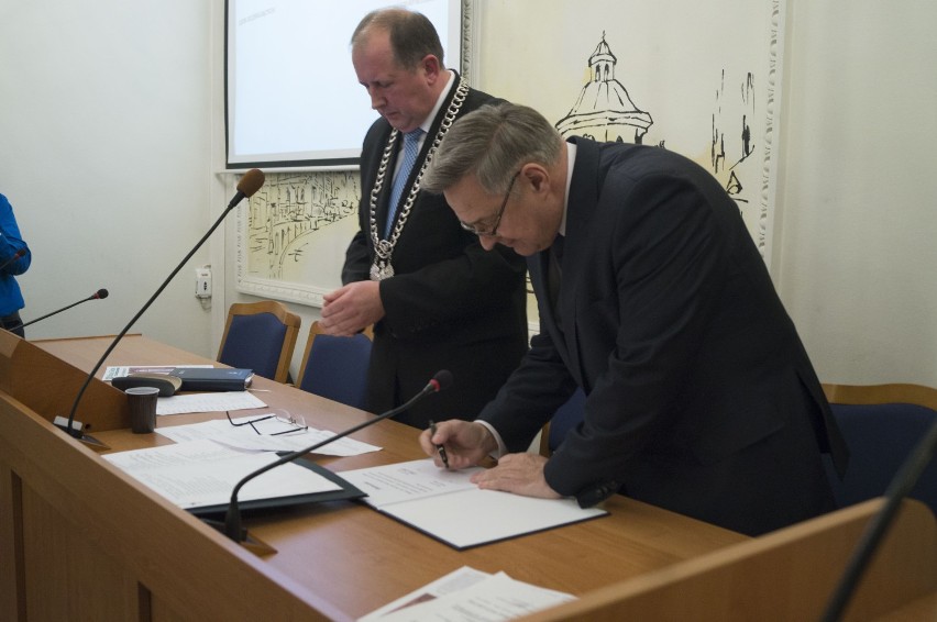 Sesja Rady Miasta Mysłowice [grudzień 2014]: Edward Lasok zaprzysiężony