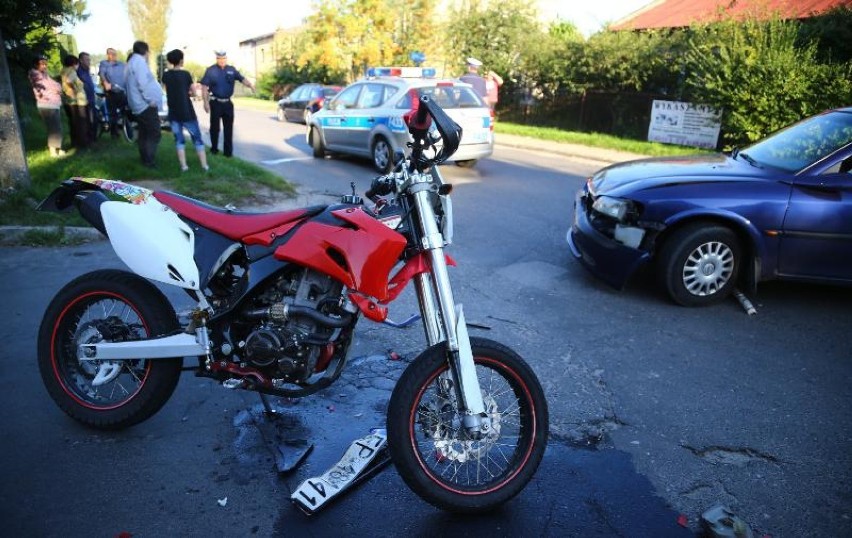 Nieletni motocyklista ranny z zderzeniu z oplem