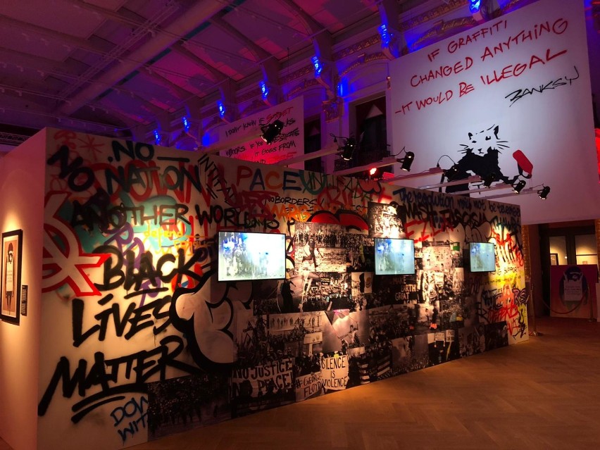 Wystawa Banksy’ego w Warszawie. „Dla Polski szykujemy wielką niespodziankę”. Kiedy otwarcie?