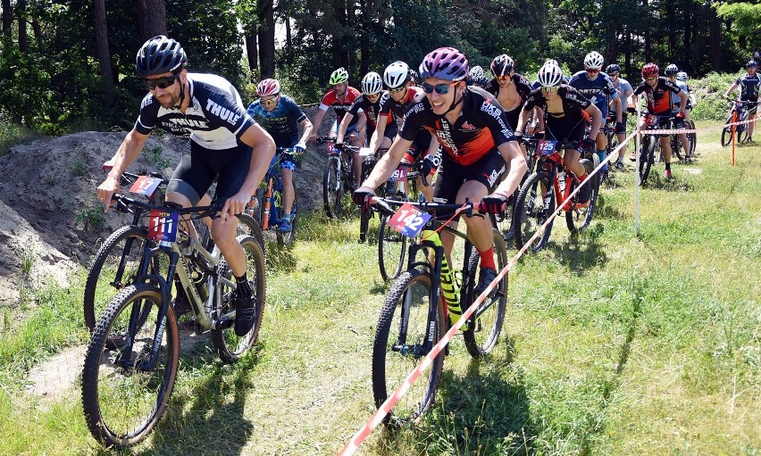 Kolarstwo. Około 80 zawodników rywalizowało w MTB Piła Cross Country Cup. Zobaczcie zdjęcia