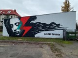 Nowy mural w Słubicach, jedyny taki w Polsce! Kobieta z czerwoną błyskawicą ma upamiętnić strajk kobiet 