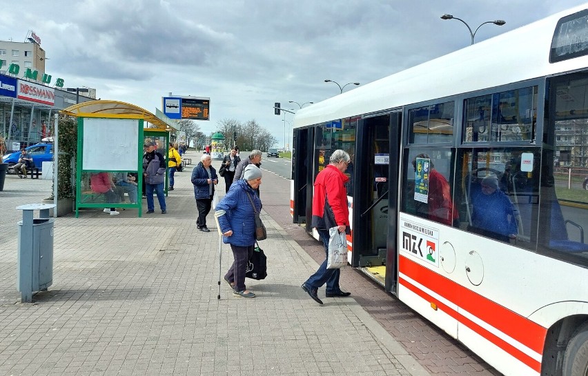 Zakup biletów autobusowych w MZK poprzez aplikację mobilną...
