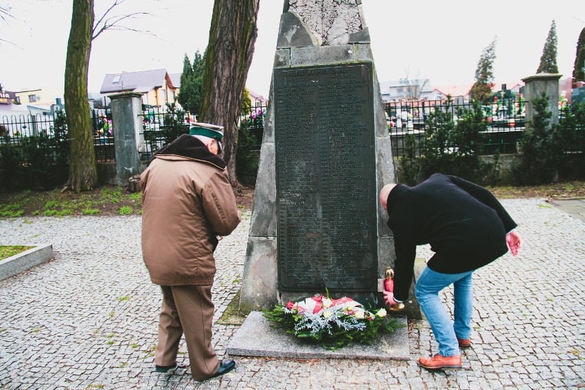 74. rocznica zakończenia okupacji niemieckiej. Kwiaty od...