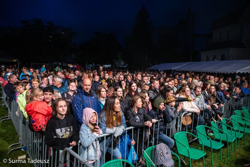 Dni Stargardu 2021. Baron i Tomson na stargardzkiej scenie. Koncert zespołu Afromental. ZDJĘCIA