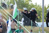 Kibice Olimpii starli się po meczu z ochroną. Na stadion weszła policja [zdjęcia]