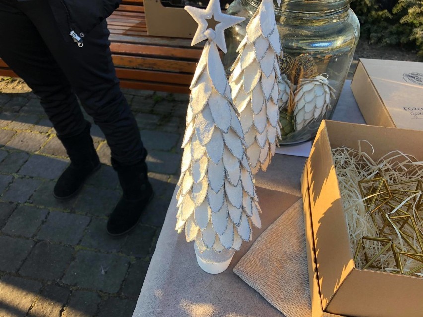 Pomysły na bożonarodzeniowe prezenty ze świątecznego kiermaszu w Żołyni koło Łańcuta [ZDJĘCIA]