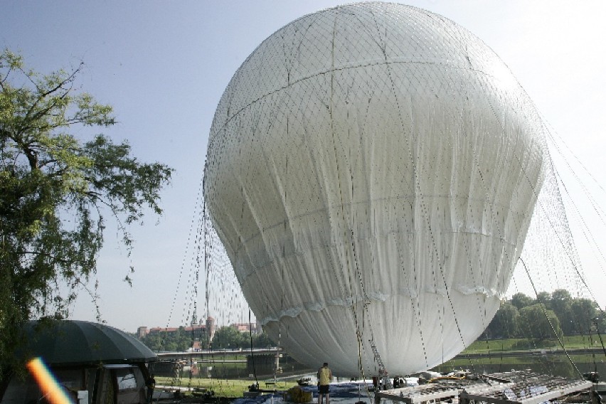 Kraków: balon widokowy wrócił nad Wisłę [ZDJĘCIA, VIDEO]