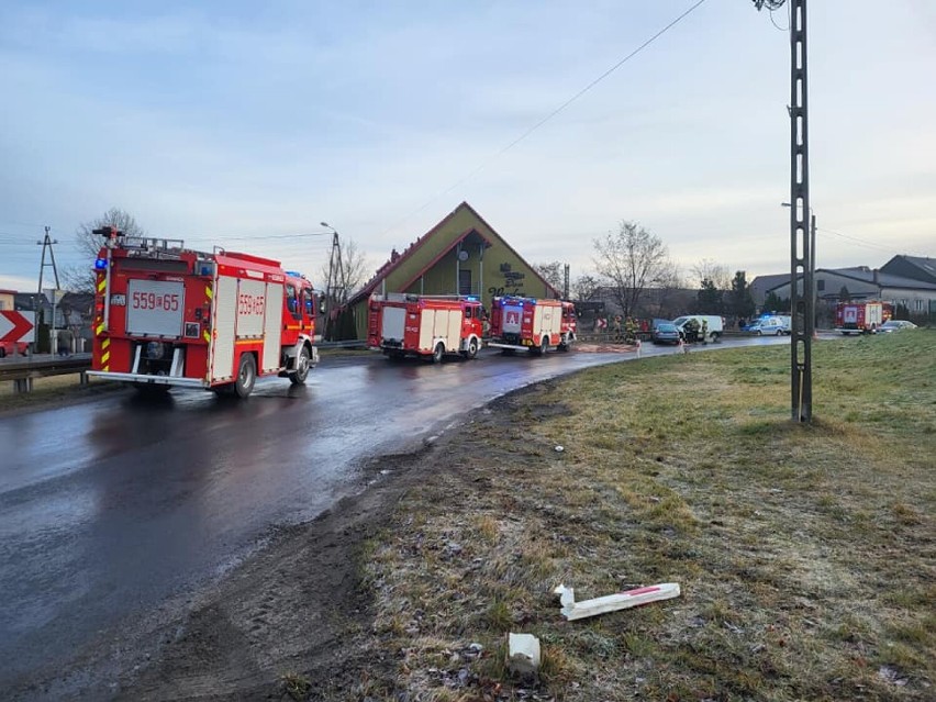 Czołowe zderzenie aut w Kraszkowicach. 1500 zł mandatu dla kierowcy audi FOTO