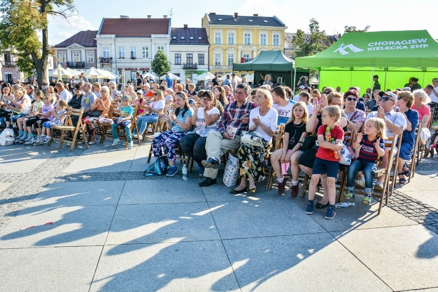 Festiwal Harcerski 2019 w Kielcach. Cały Rynek śpiewał piosenki harcerskie [WIDEO, ZDJĘCIA]