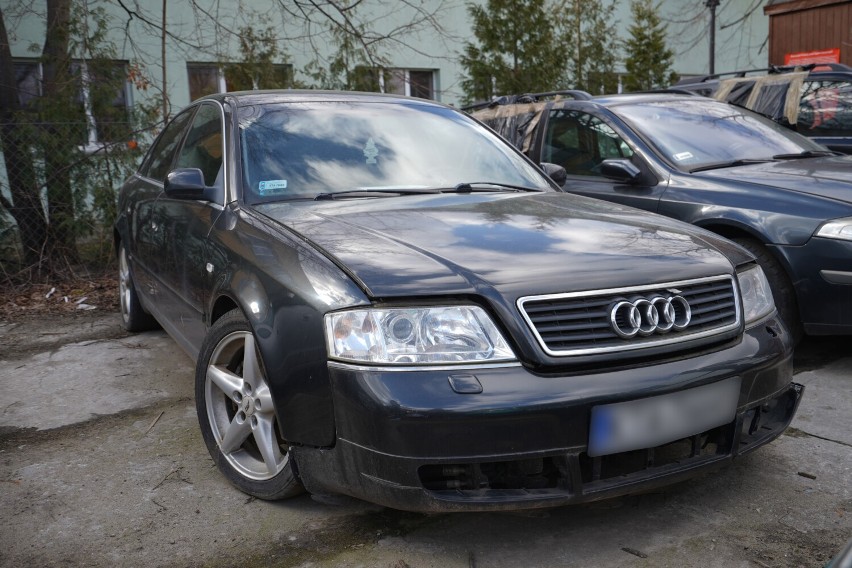 Audi A-6...