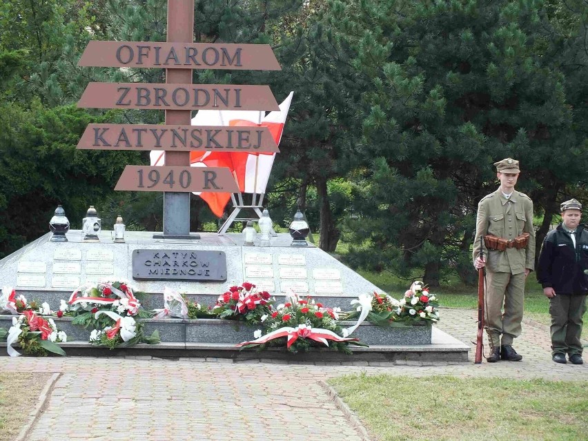 W Starachowicach uroczystości 83. rocznicy napaści Związku Sowieckiego na Polskę i Dzień Sybiraka. Zobacz zdjęcia 
