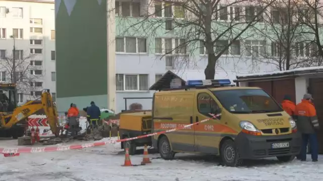 Wybuch gazu na Karłowicza w Jeleniej Górze. Prokuratura zakończyła śledztwo. Przed sądem stanie strażak i gazownicy.