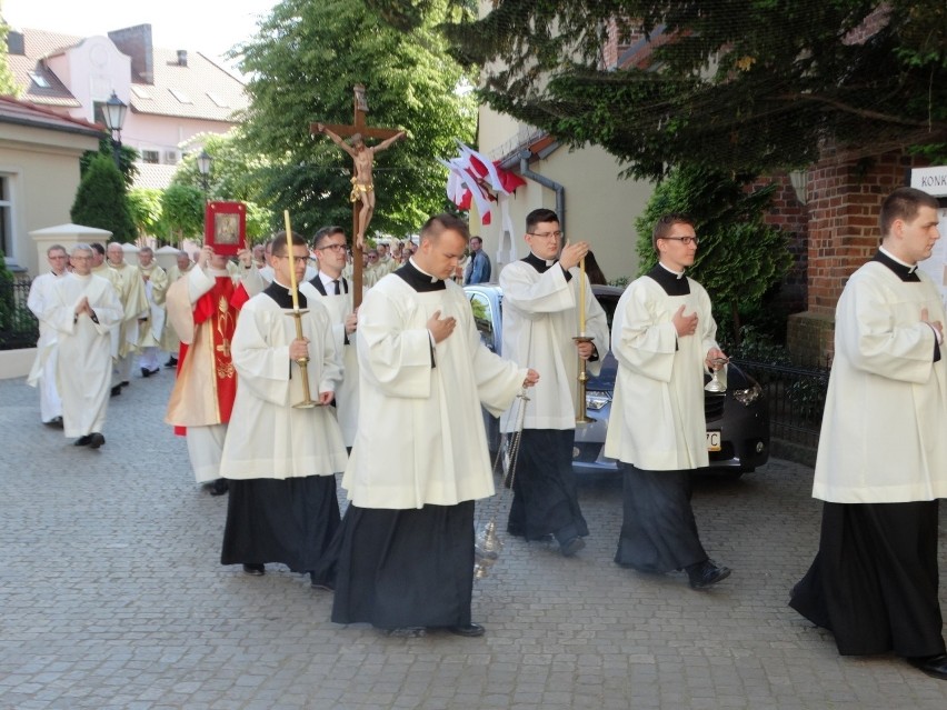 Koniec czerwca to tradycyjny czas, gdy bp Tadeusz Lityński,...