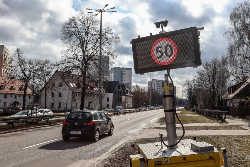 Po ograniczeniu prędkości na głównej arterii Gdańska, dwa...