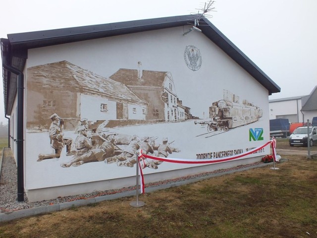 Powstańczy mural w Zamościu upamiętnia bitwę o niemiecki pociąg pancerny „Danuta”