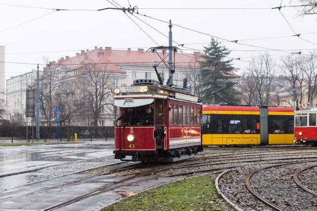 Mniejsza pętla komunikacyjna za to więcej zieleni. Tak wkrótce będzie wyglądał plac Narutowicza. Przebudową zajmie się niemiecka firma, która wykona również projekt budowy ekranów w alei Stanów Zjednoczonych.