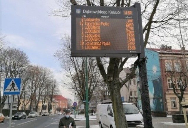 Świetlne tablice z rozkładem jazdy na przystankach autobusowych, to w Gorlicach wciąż melodia przyszłości