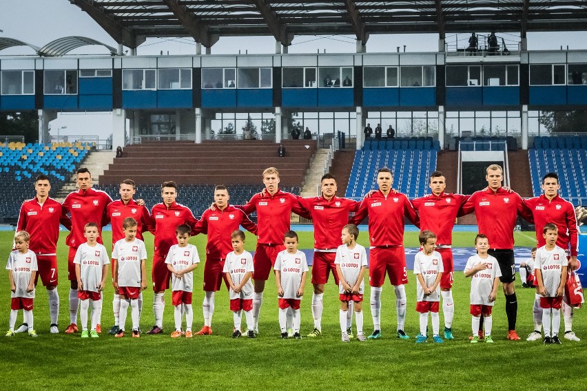 POLSKA - UKRAINA 2:0 (1:0) 
Bramki: Stępiński (14), Mazek...