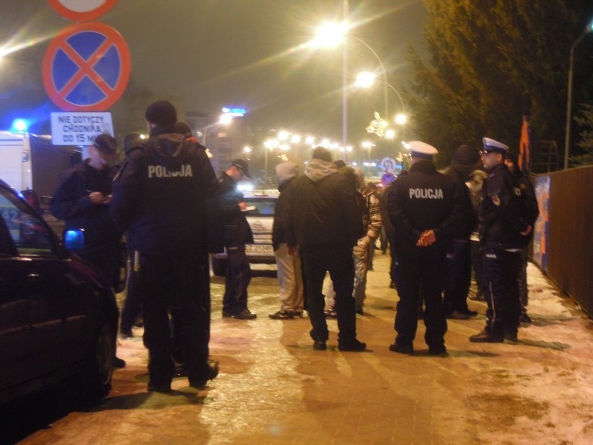 Styczeń: Zamieszki na manifestacji przeciw...