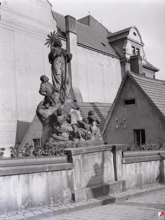 Figura św. Franciszka Ksawerego przed wojną