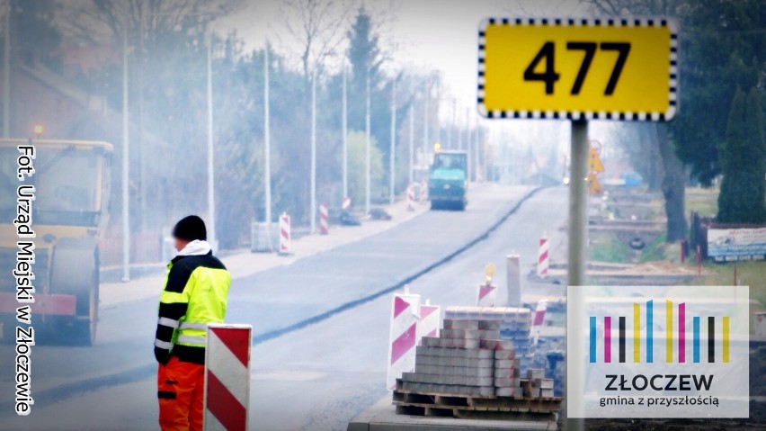 Kładą asfalt na remontowanej ul. Wieluńskiej w Złoczewie. Uwaga kierowcy, obowiązuje ruch wahadłowy ZDJĘCIA