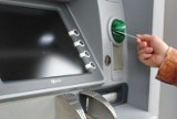 27-latka wypłacała pieniądze z bankomatu cudzą kartą. Zajęła się nią policja